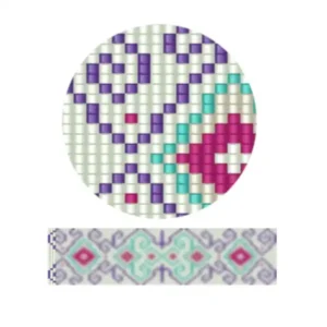 aweben26.2-Ein gewebtes Muster mit leuchtenden violetten, grünen und blauen Farben, die in einem harmonischen Design miteinander verflochten sind.